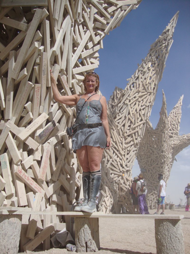 bmsculptureswithdonna.jpg